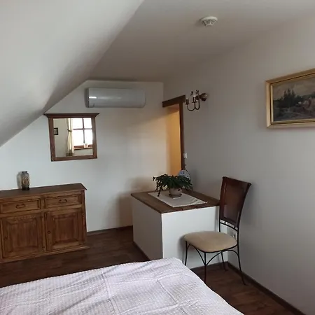 Hospudka Na Trucovne * Sazava (Benesov)