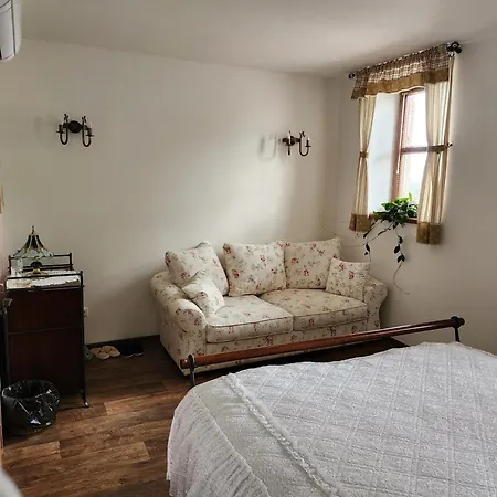 Hospudka Na Trucovne Sazava (Benesov)